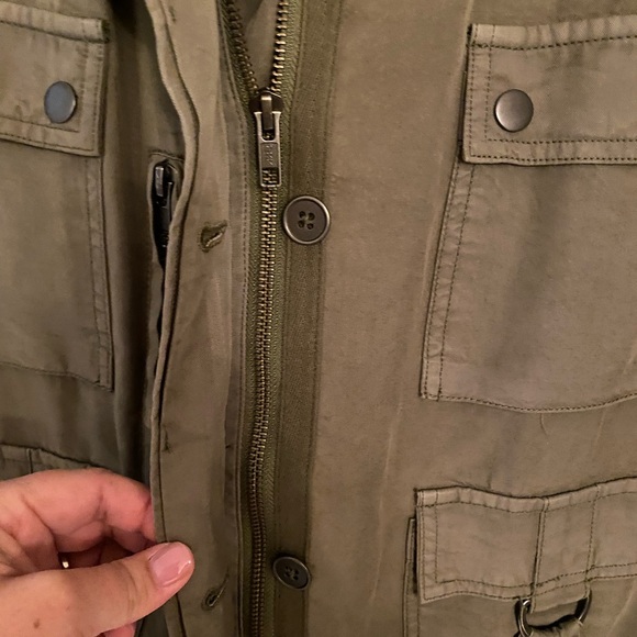 Kut from the Kloth Ingrid Utility Jacket - Picture 4 of 5
